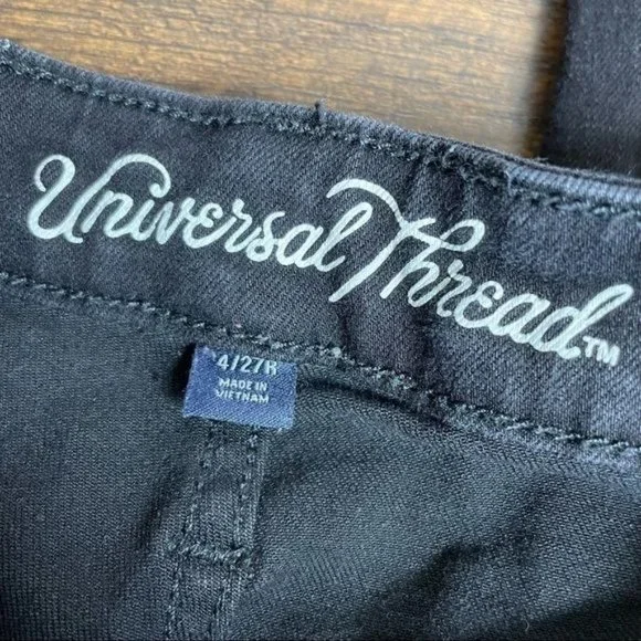 Universal Thread Distressed Skinny Jeans - Size 4/27R - Picture 8 of 8